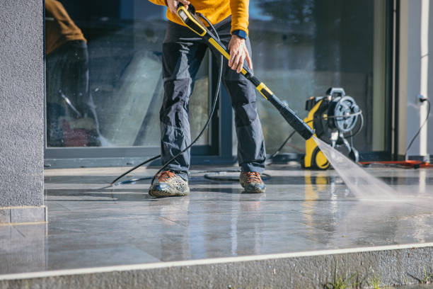 Best Pool Deck Cleaning  in Malone, FL